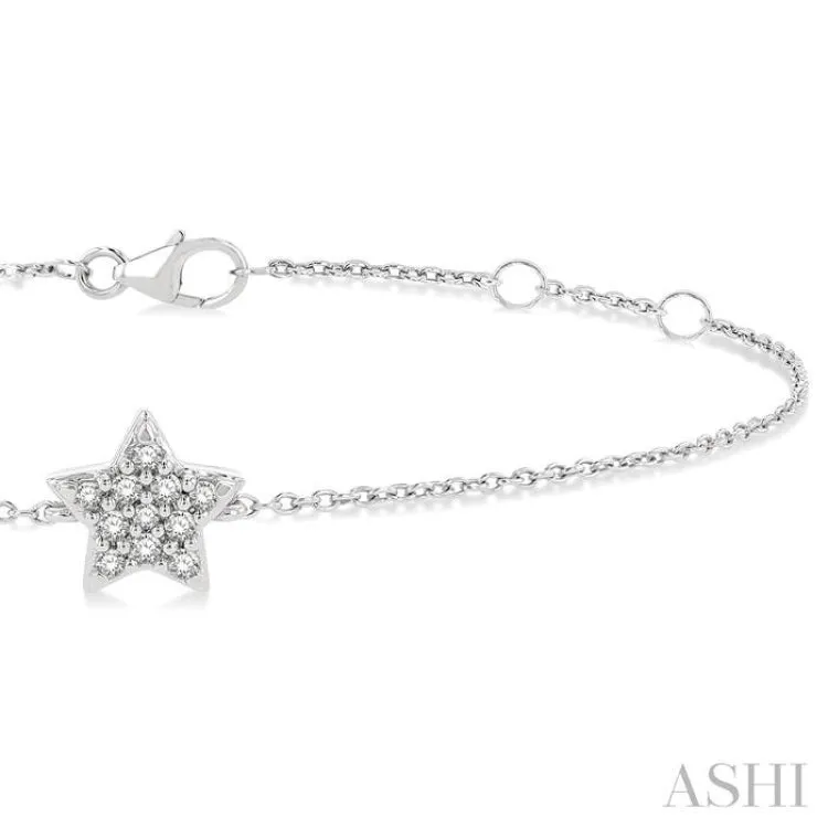 1/10 ctw Petite Star Round Cut Diamond Fashion Bracelet in 10K White Gold