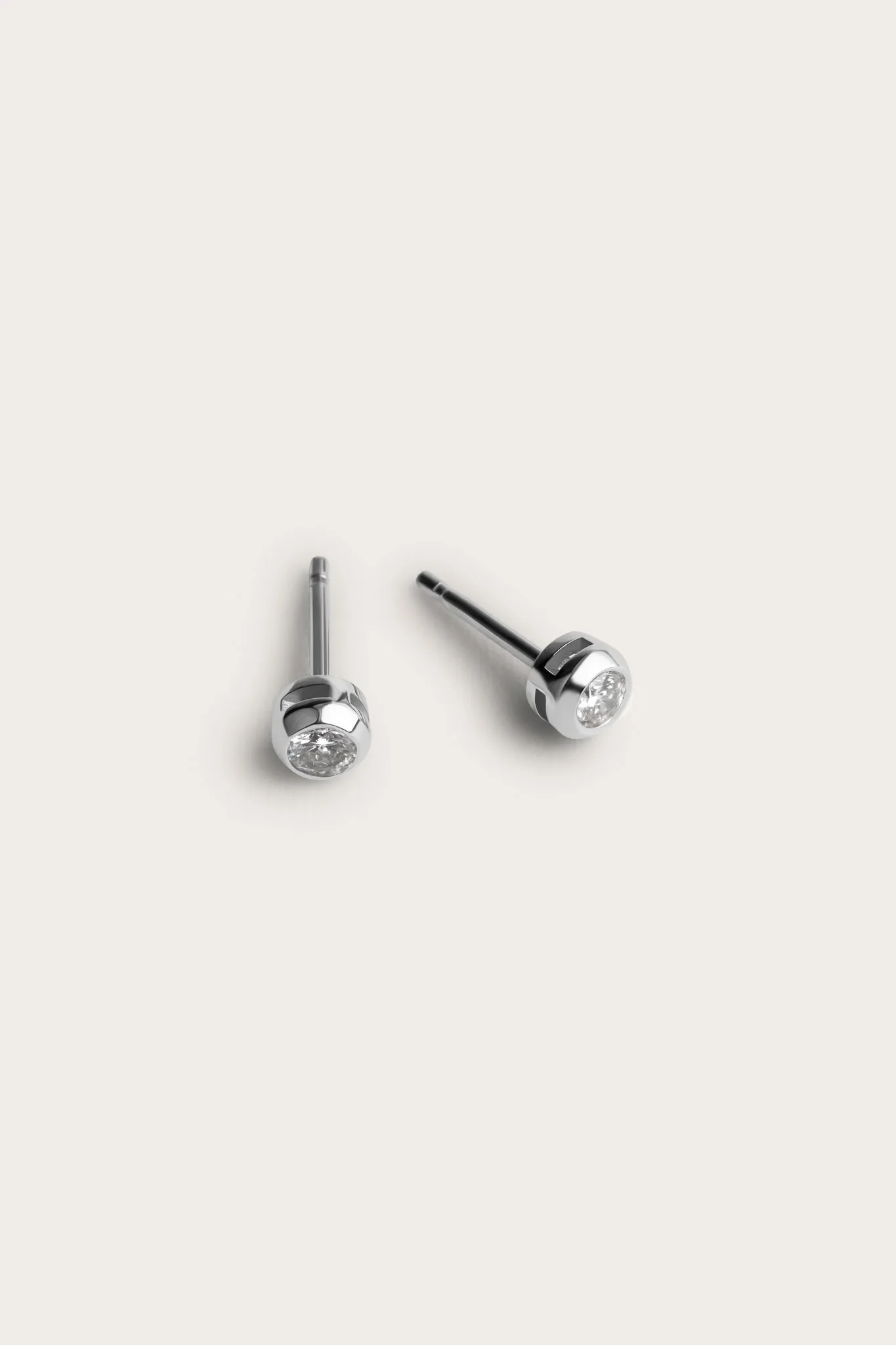 Bezel Studs Small (0.20tcw)