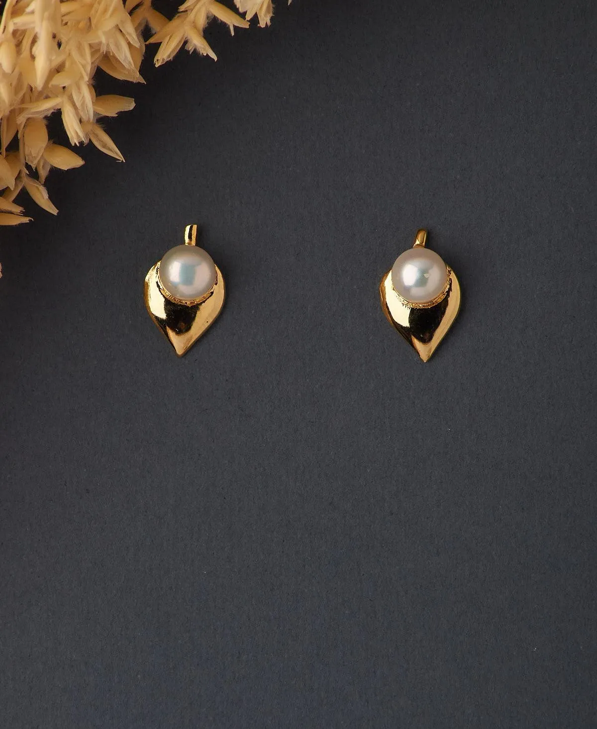 Classic Pearl Stud Earring