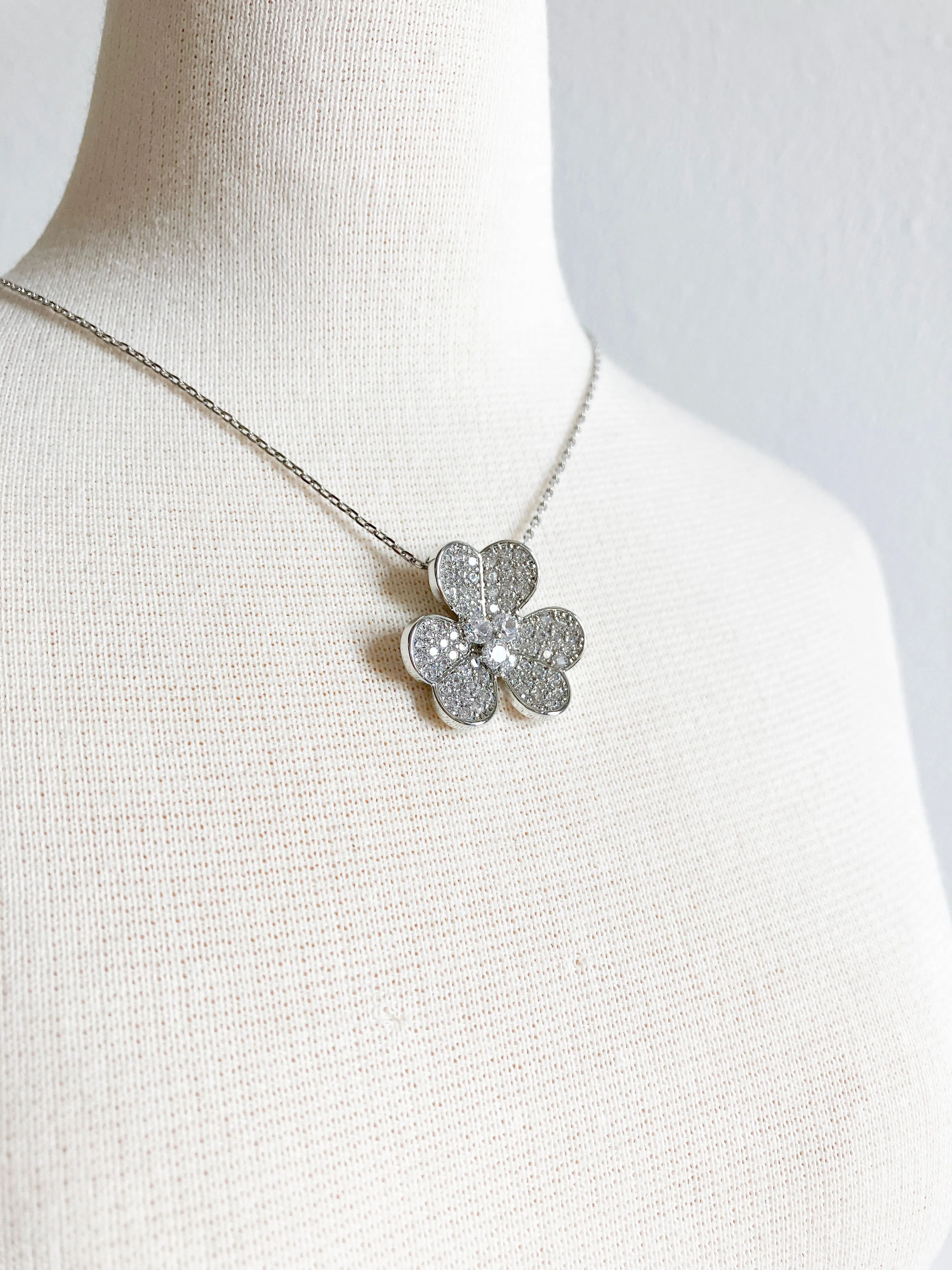 Cubic Zirconium Clover Pendant in Silver