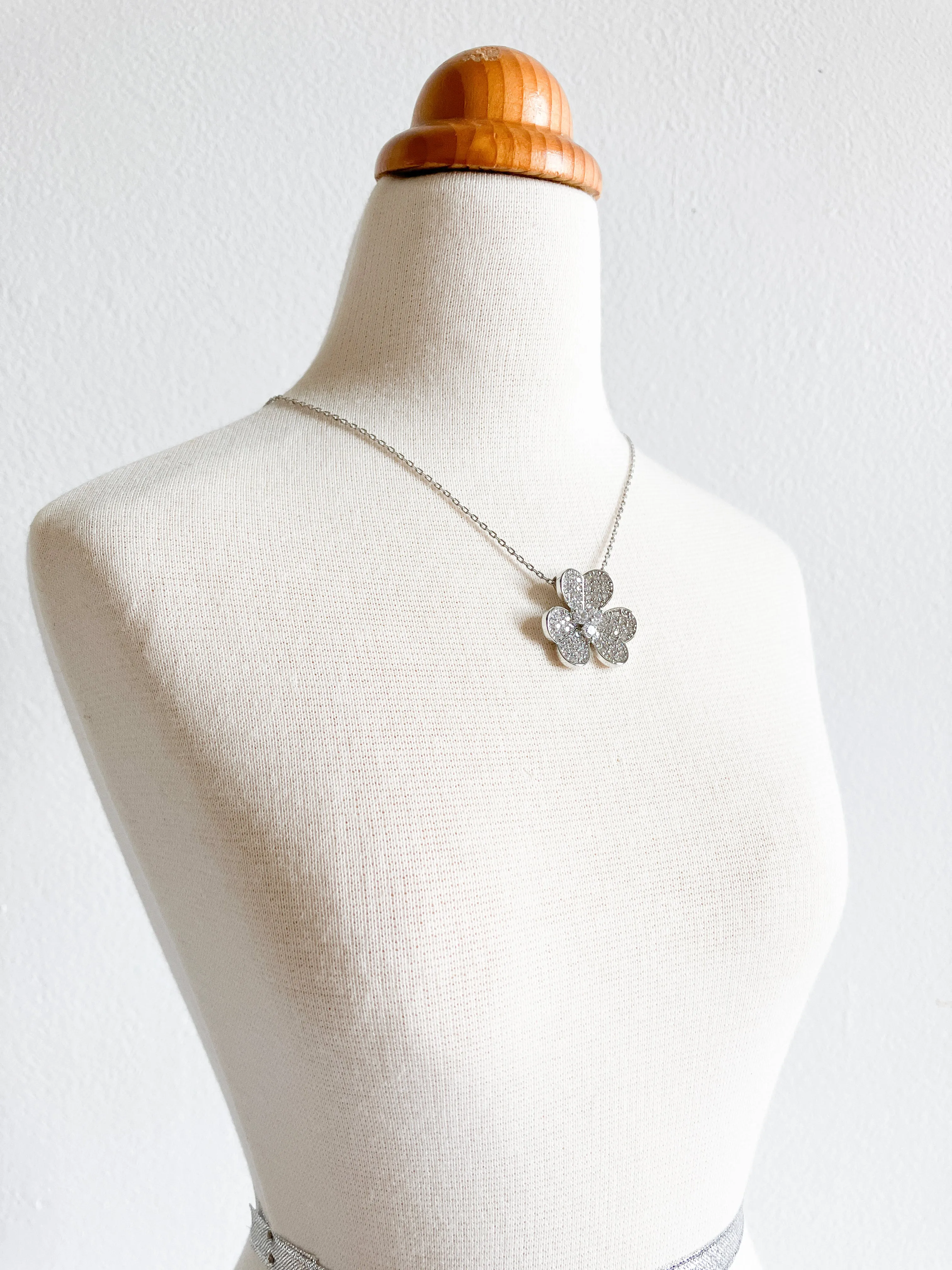 Cubic Zirconium Clover Pendant in Silver