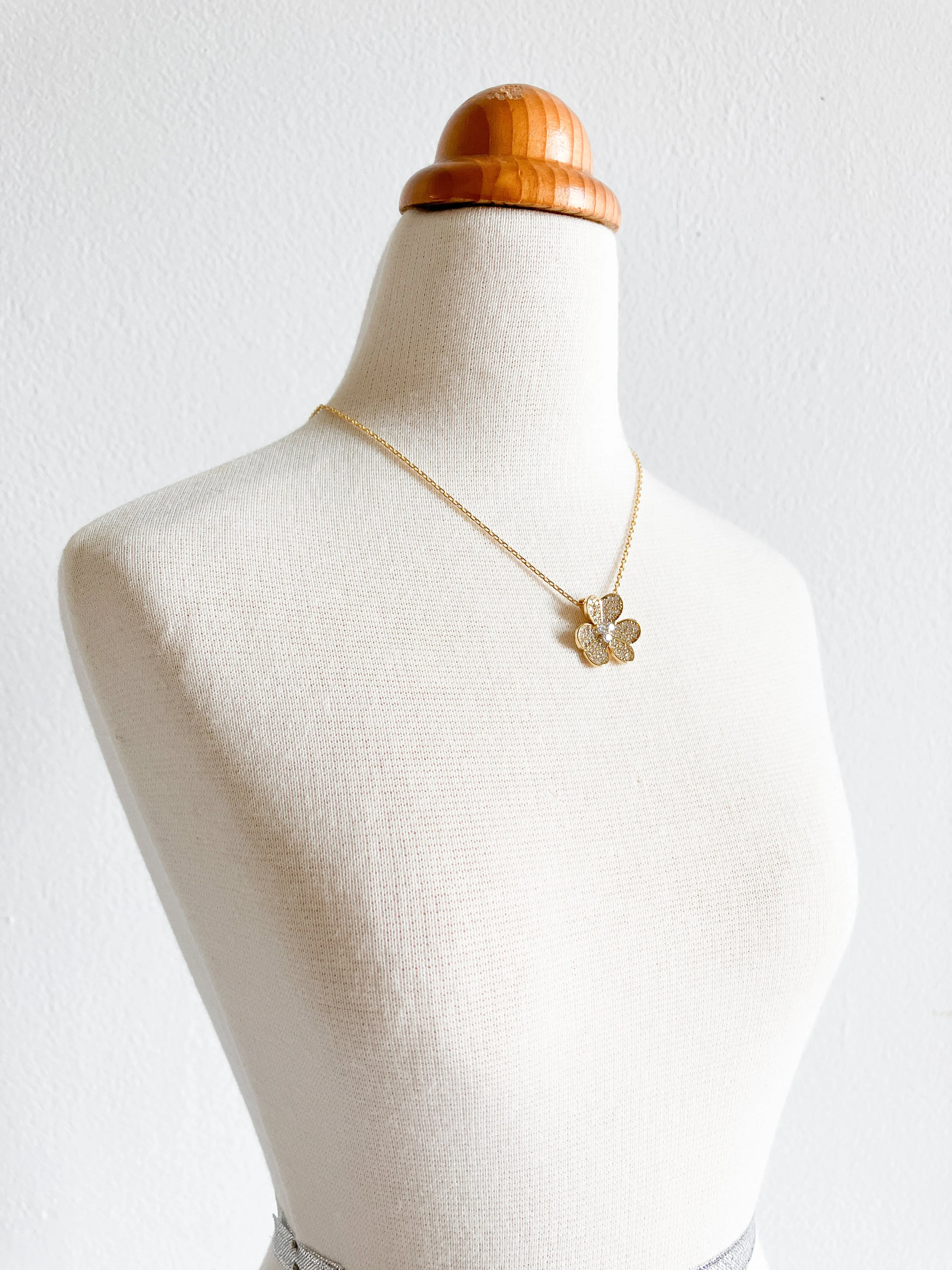 Cubic Zirconium Small Clover Pendant in Gold