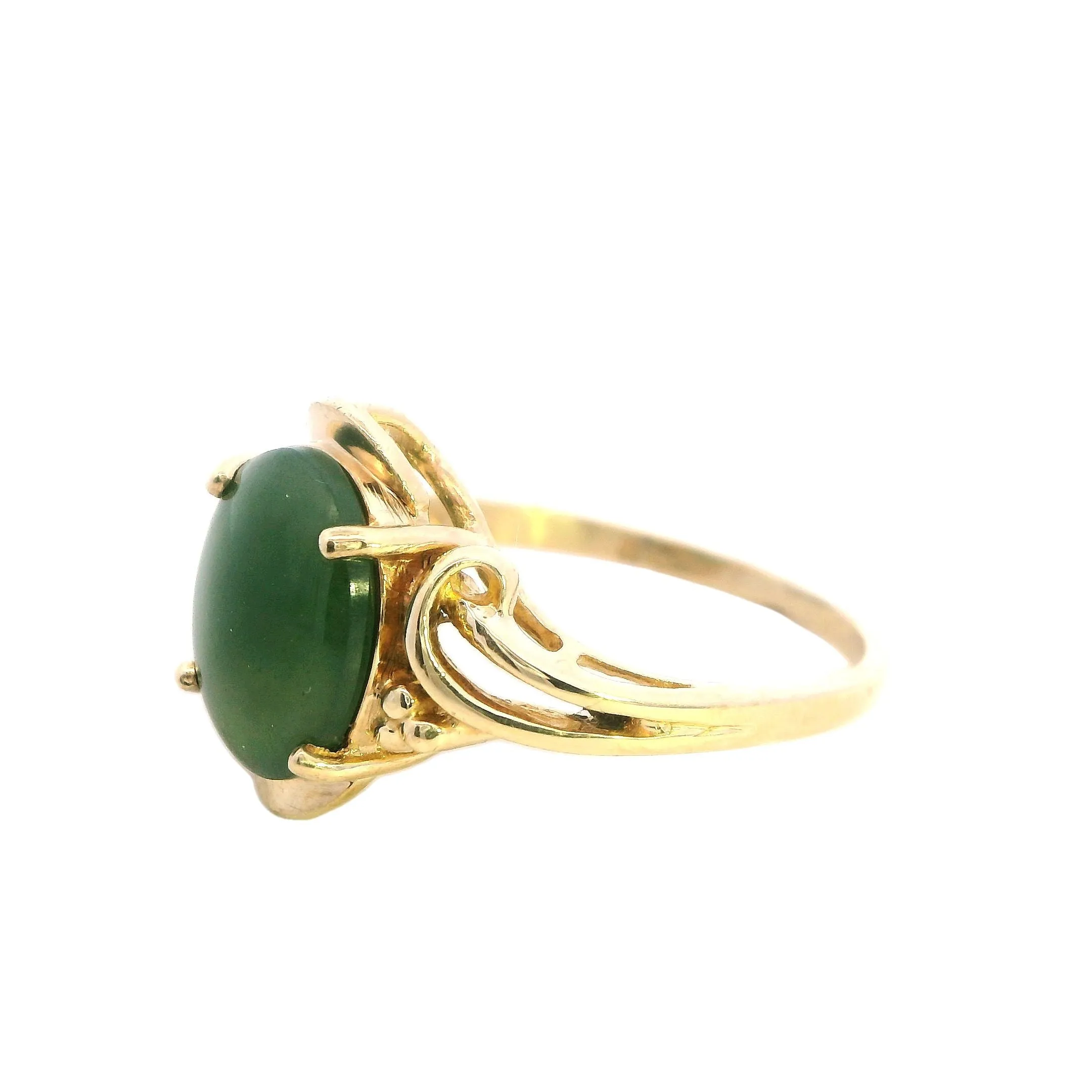 Elegant 9ct Yellow Gold Nephrite Jade Ring - Timeless Beauty