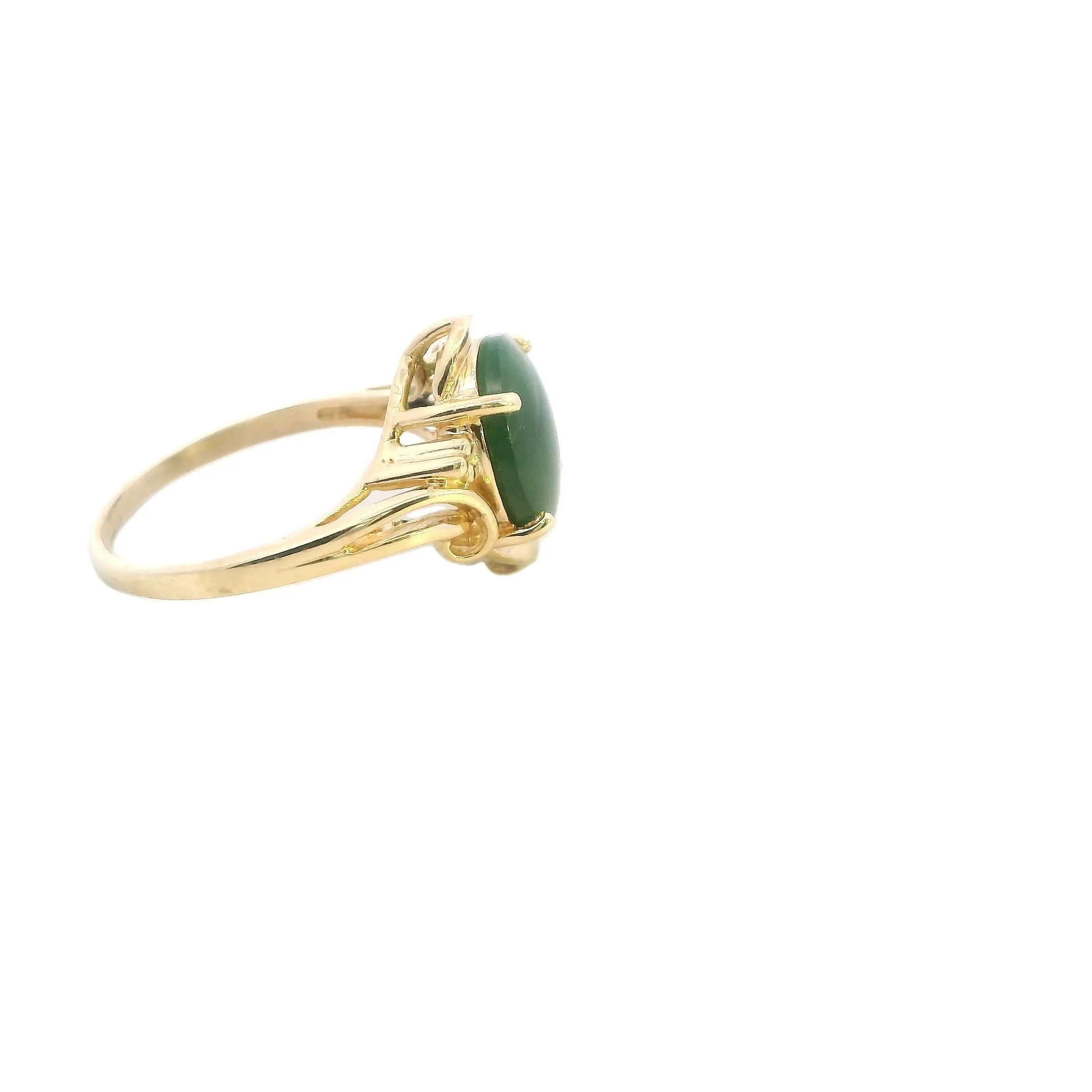 Elegant 9ct Yellow Gold Nephrite Jade Ring - Timeless Beauty