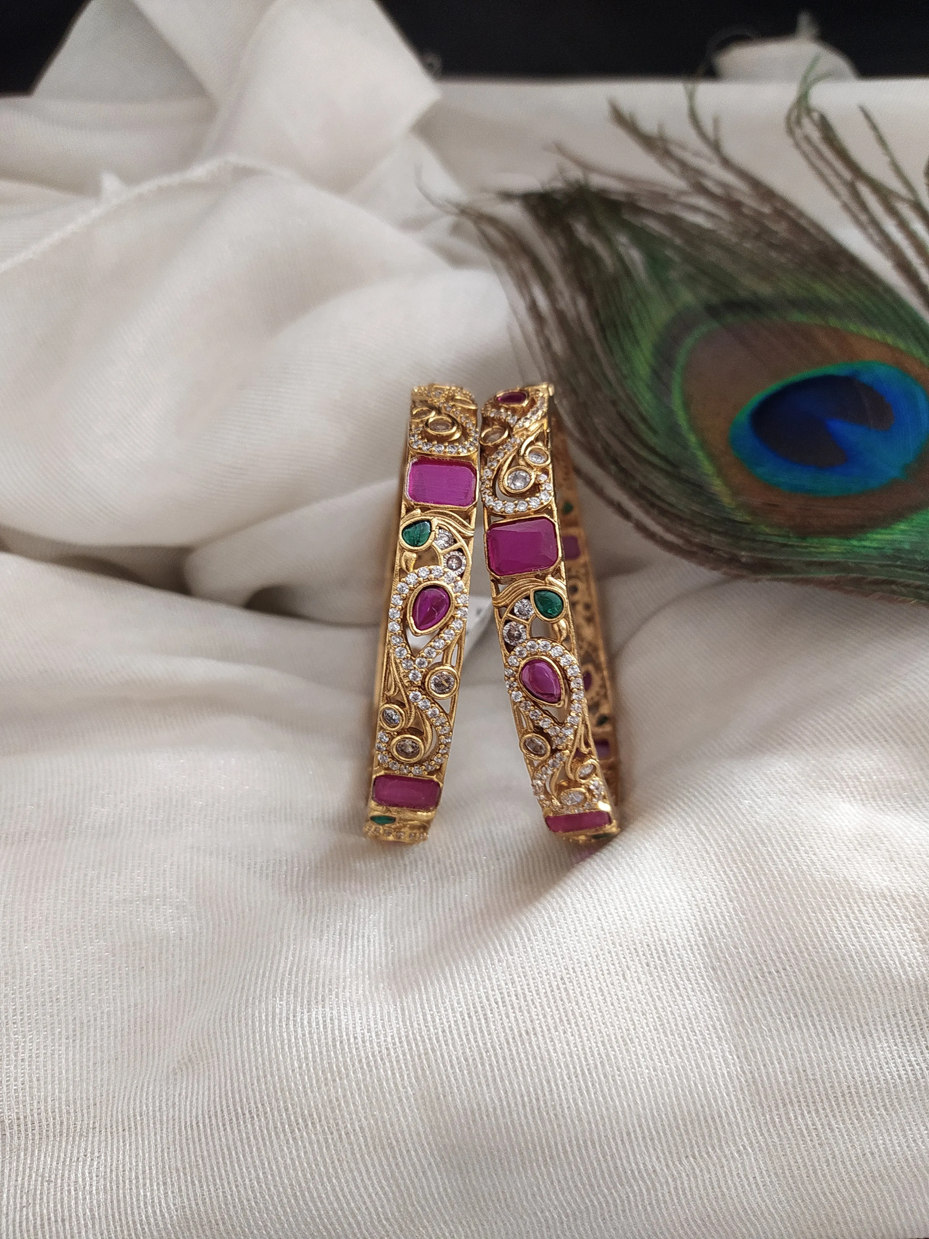 Exquisite Peacock Design Antique Kemp Bangles with Zircon Stones