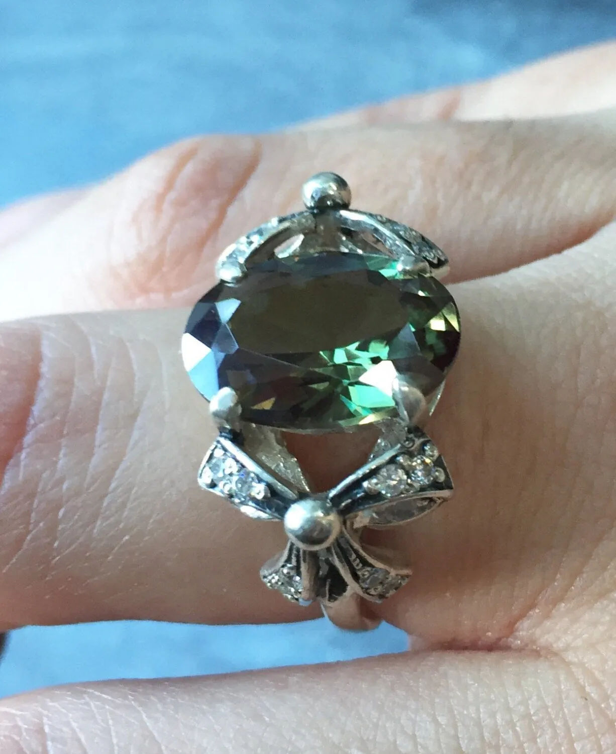 Green Diamond Ring - Vintage Diamond Ring - Classic Bow Ring