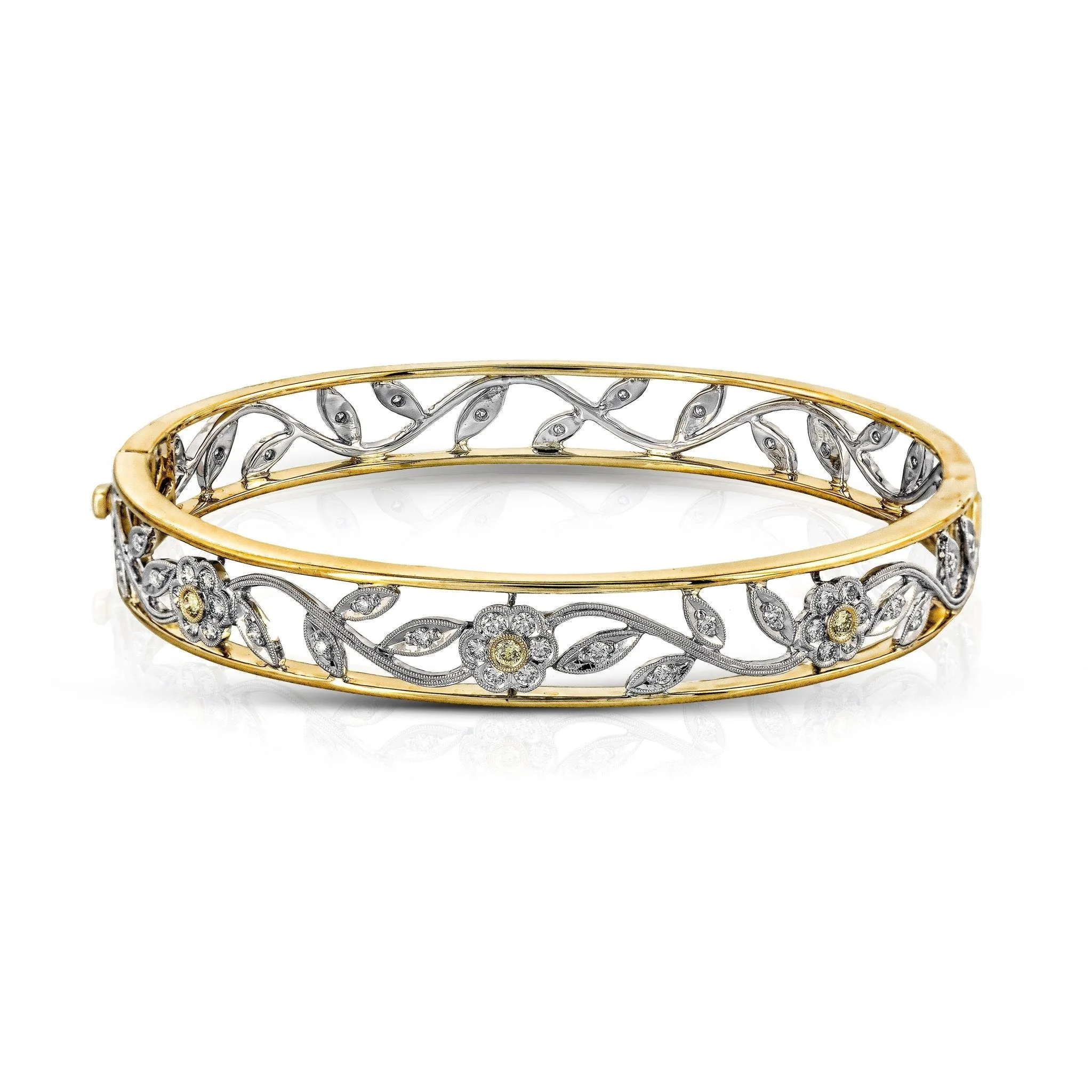 Trellis Bangle in 18k Gold with Diamonds